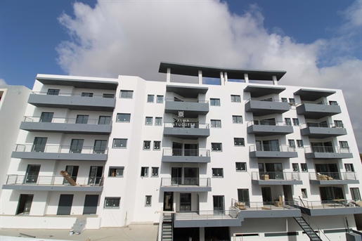 Nuevo apartamento de 3 dormitorios en venta | piscina | Garaje | Zona Central | Olhão