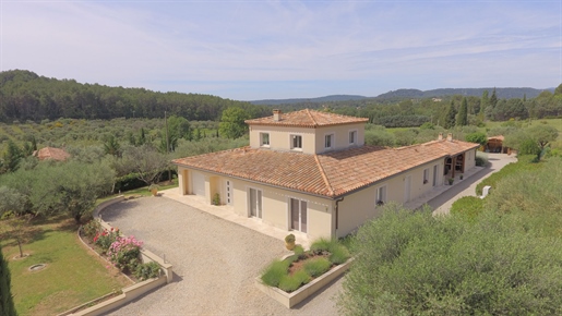Very beautiful property, located in a bucolic setting...