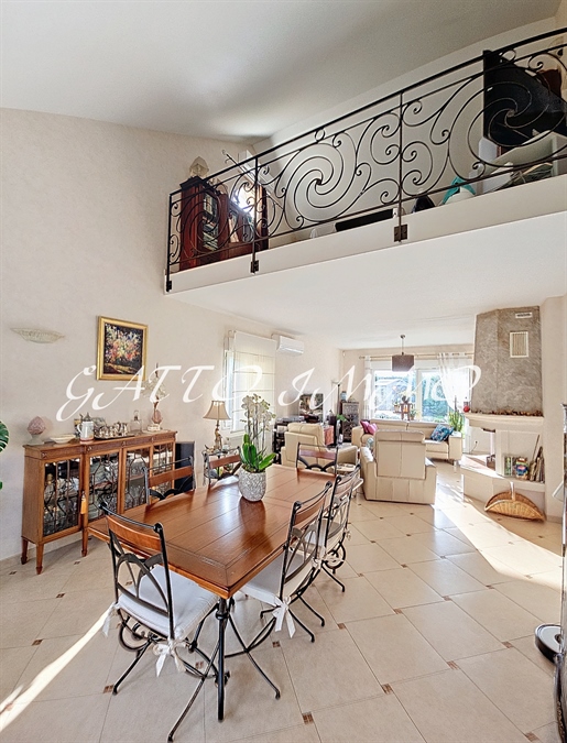 Detached house 216M2 Bertrange 3Ch with swimming pool not overlooked in a quiet area with air condi