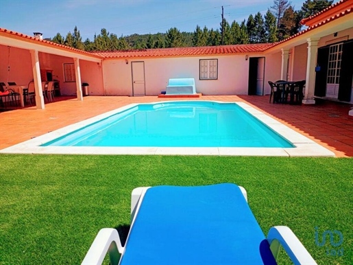Home / Villa with 4 Rooms in Santarém with 372,00 m²