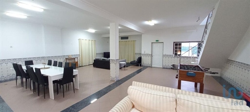 Home / Villa met 4 Kamers in Santarém met 372,00 m²