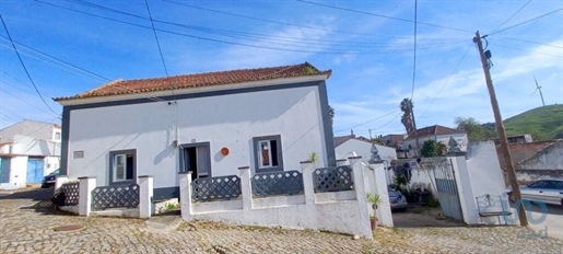 Home / Villa with 5 Rooms in Lisboa with 171,00 m²