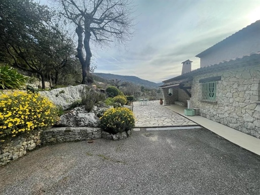 "Villa in pietra provenzale con vista mare e giardino di 2000mq, ideale per bnb , Tourrettes-sur-Lou