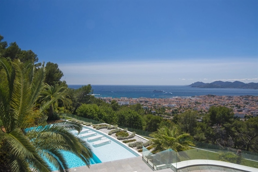 Superba villa con vista sensazionale sulla baia di Cannes