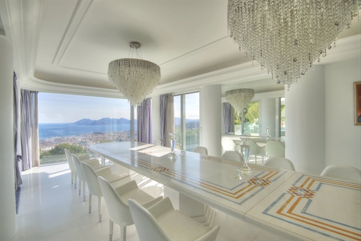 Schitterende villa met sensationeel uitzicht op de baai van Cannes