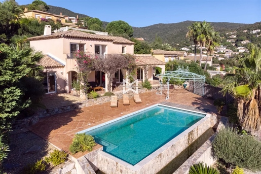 Villa avec vue mer dans un domaine privé au calme - Cavalaire-sur-Mer
