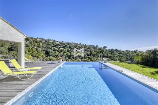 Luxury villa turn-key with overview sea in an estate in La Croix-Valmer