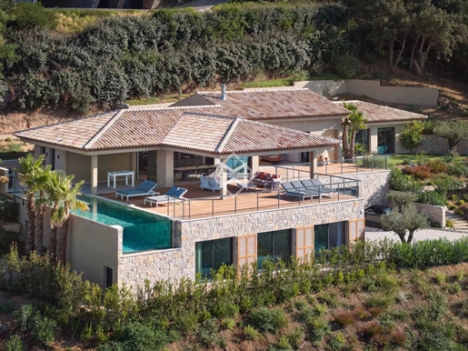 Superbe villa contemporaine avec vue mer panoramique
