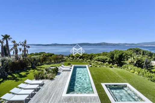 Superbe villa contemporaine avec vue mer