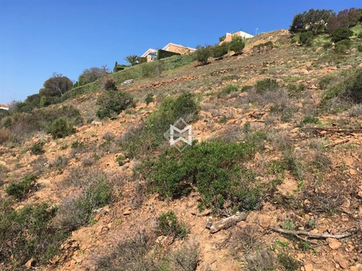Building plot of land with outstanding sea view