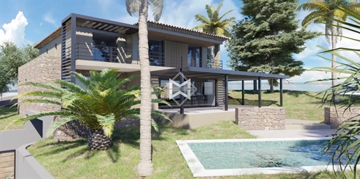 New villa with sea view within walking distance of the city center