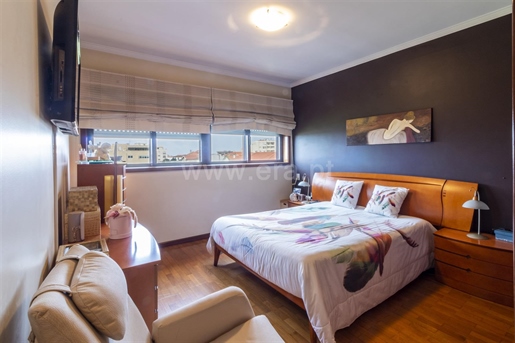 Spacious 3 bedroom apartment in Valadares