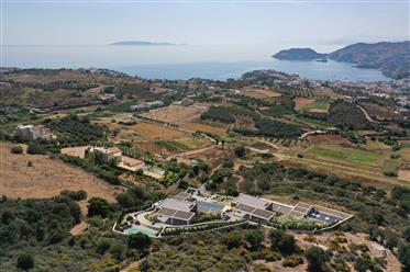 Heraklion Agia Pelagia. For sale: a luxurious villa of 243 m2 on a plot of 2,048 m2 with a magnifice