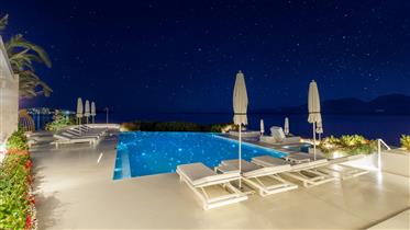 Lasithi Agios Nikolaos. Unique Boutique Hotel 5 * 15 rooms with private beach for sale.