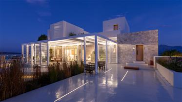Lassithi Agios Nikolaos . A vendre unique Boutique Hôtel 5*15 chambres avec plage privée.