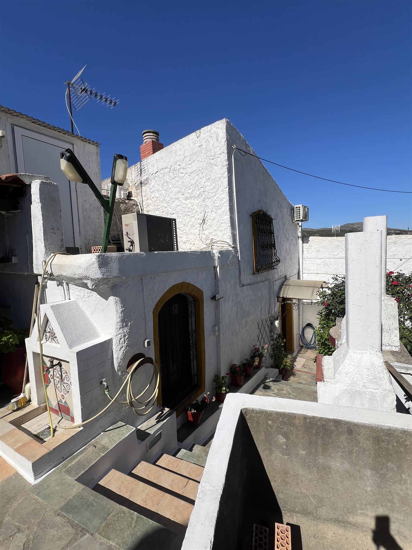 Heraklion Potamies. For sale traditional detached house of 136.76 sq m on an independent plot of 154