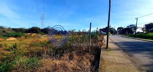 Land for sale with feasibility of construction of commercial area in Espinho