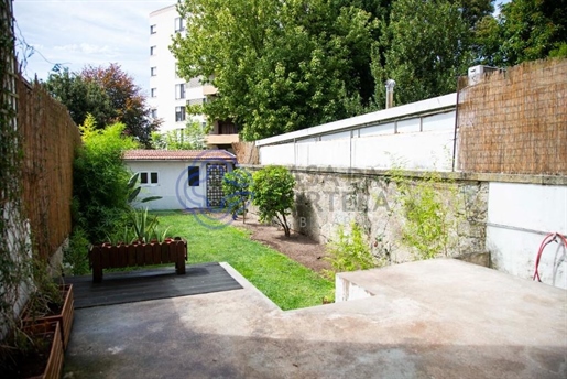 Villa de 6 chambres à vendre avec jardin dans le centre de Porto