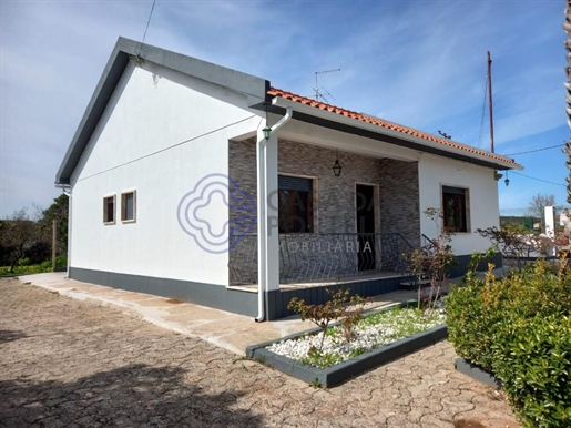 Landhuis met 3 slaapkamers, bijgebouw en land tussen Tomar en Ferreira do Zêzere in Midden-Portugal