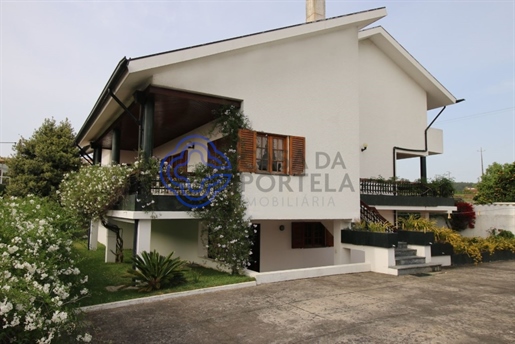 4 bedroom villa independent to Metro do Ismai with suite on the ground floor