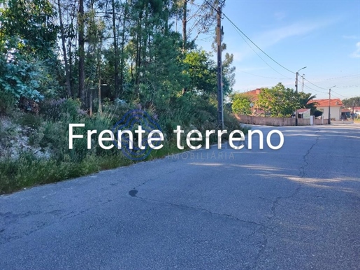 Terreno com 2970m2, com possibilidade de construção,de moradia de 4 frentes ou 2 moradias geminadas.