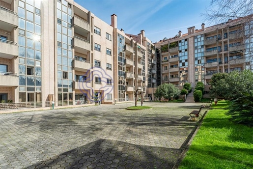 Appartement en duplex de 4+1 chambres à Coimbrões - V.N.Gaia