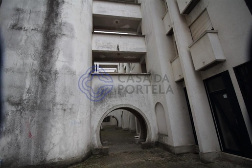 Apartamento T2+1, num2º andar, em prédio com elevador, no centro de Macedo de Cavaleiros.