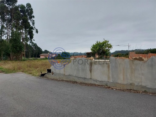 Terreno de construção com viabilidade para 4 frações