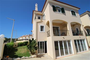 House 2 Bedrooms +1 in Boliqueime, Algarve