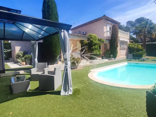St Raphael Superb Traditional Villa With Pool
