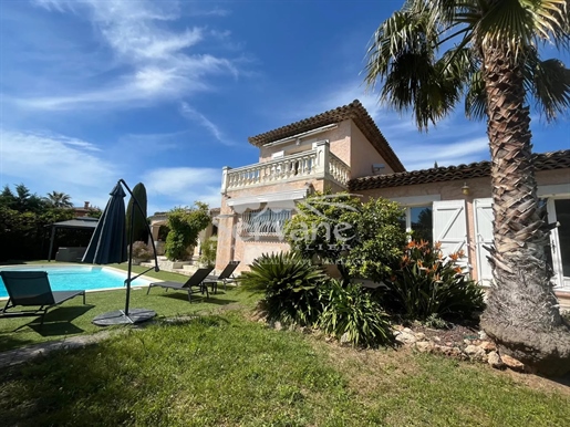 St Raphael Superb Traditional Villa With Pool
