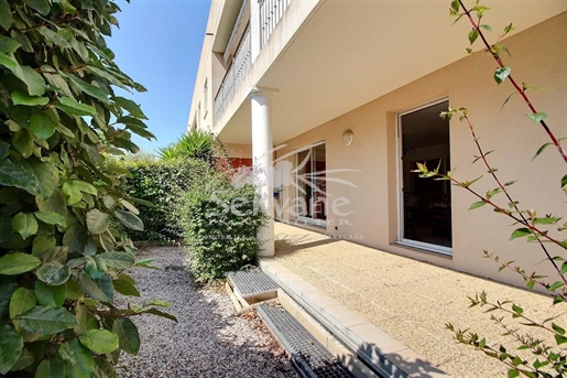 Nice 3 Bedrooms Appartment With Tiny Garden Of 43 M²