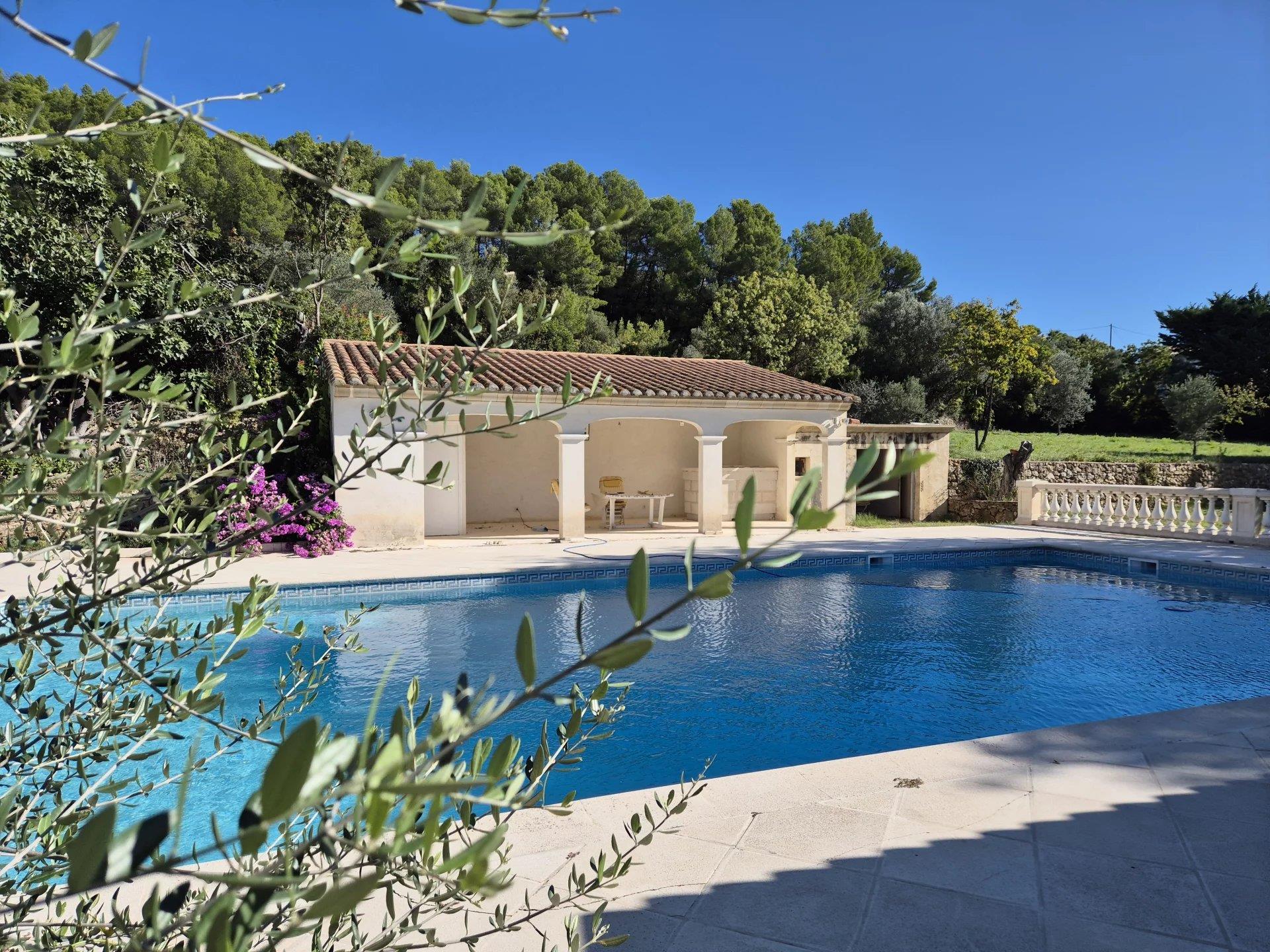 Superb Property Sets On Approx 15578 M²
