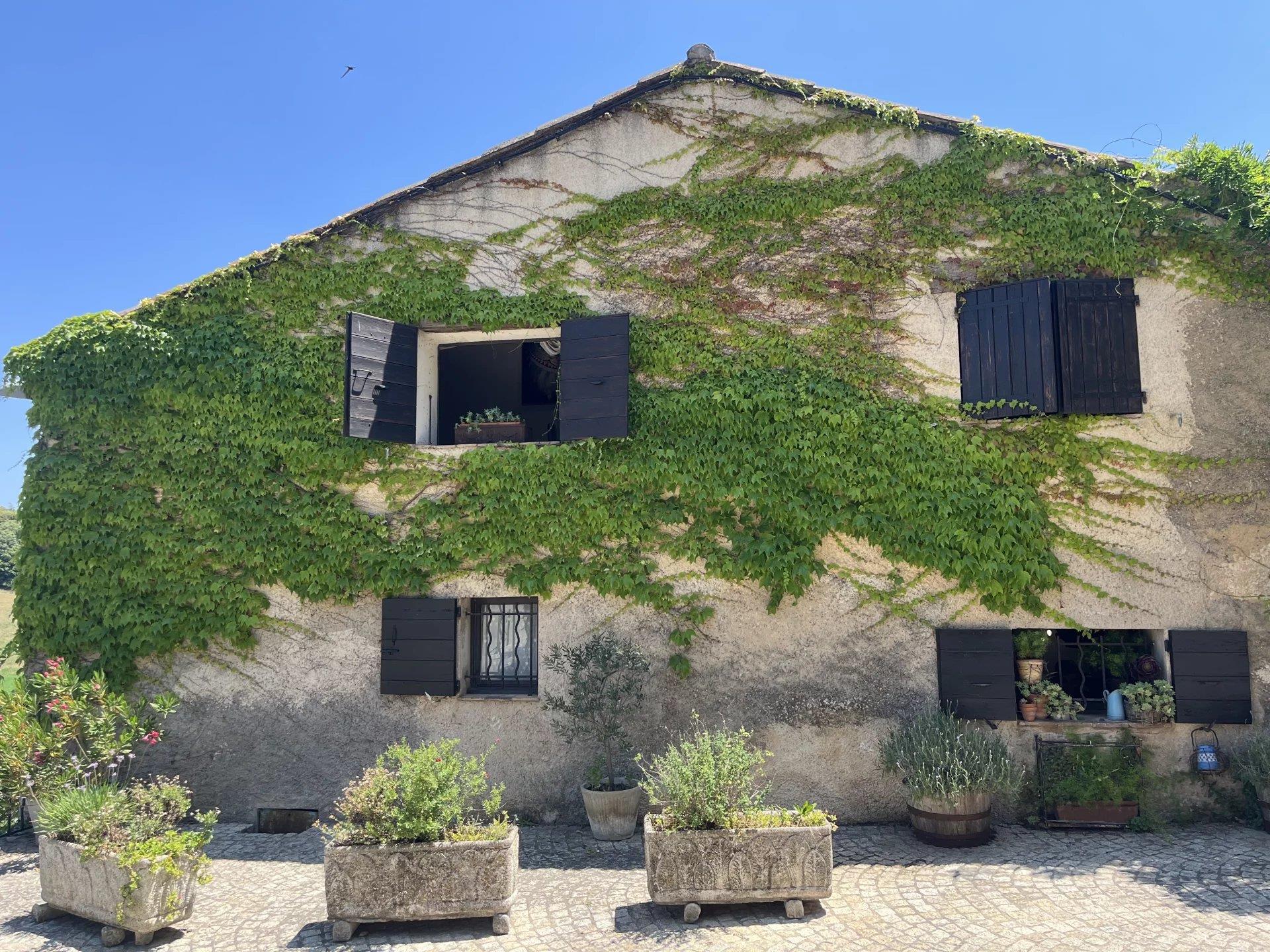 Magnificent Tourtour village house
