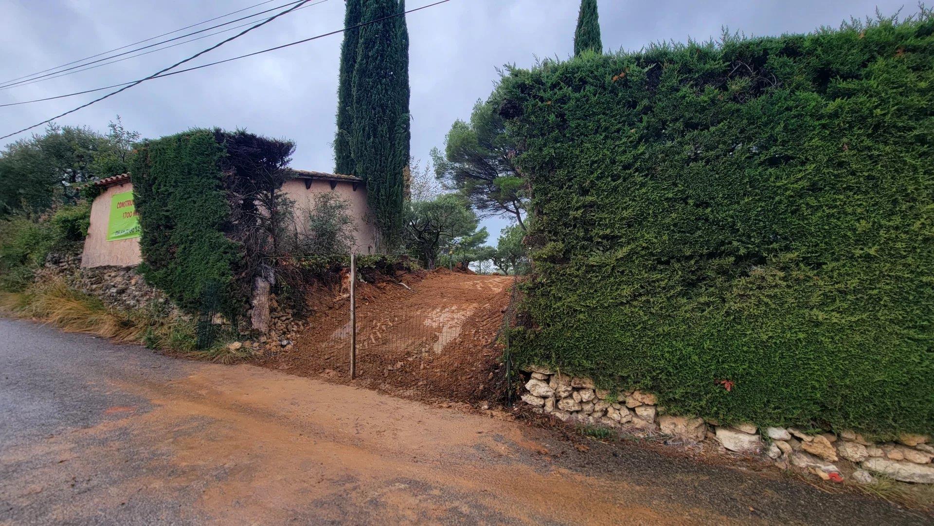 Salernes Building Plot Of 1679 m²