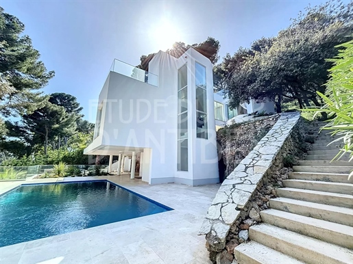 Cap D'antibes / Modern villa sea view