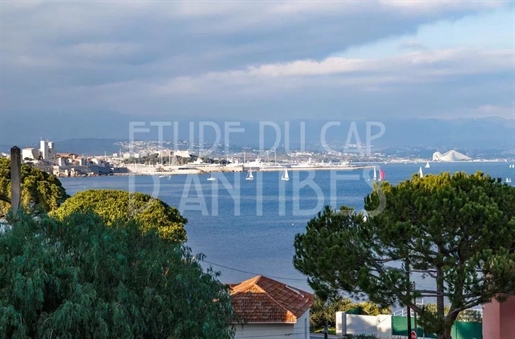 Cap D'antibes / Beautiful villa with gorgeous sea views - a stone's throw from the sea
