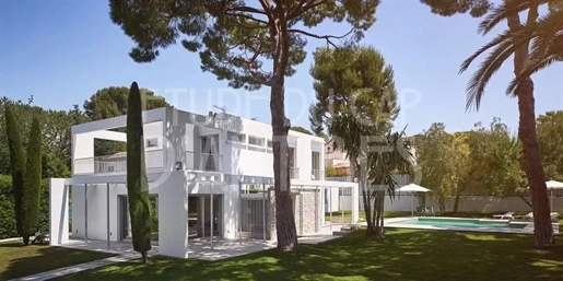 Villa for sale - Cap d'Antibes -Ouest Side -
