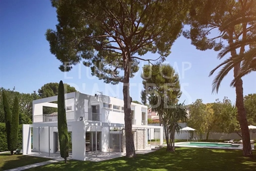 Villa for sale - Cap d'Antibes -Ouest Side -