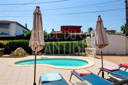 Single storey villa with small pool at Cap d'Antibes.