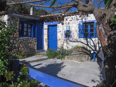 Stone Cottage på 72 kvm på en kustby i Leonidion-området