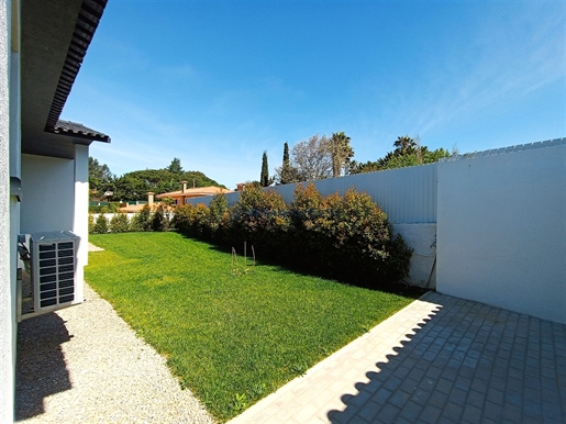 Detached house T4+1 Sell in Cascais e Estoril,Cascais