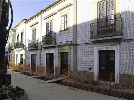 Moradia T4 + 3 anexos independentes - Centro Tavira - Algarve
