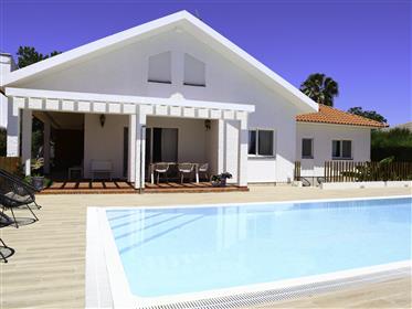 Villa 5 chambres + 3 chambres maison traditionnelle - garage - piscine