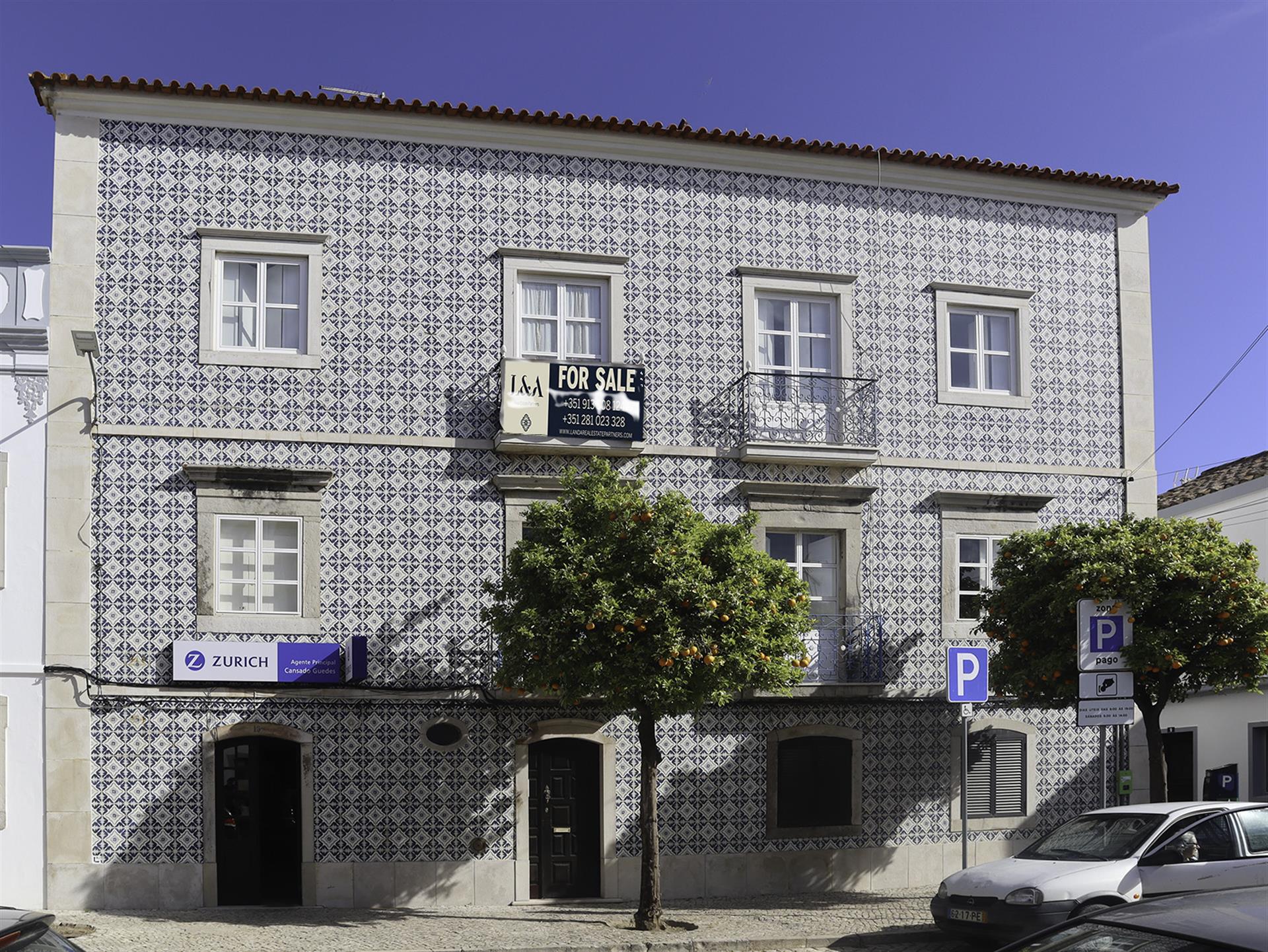Building in the city centre  of Tavira - Algarve