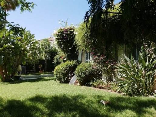 Villa, Nueva Andalucía