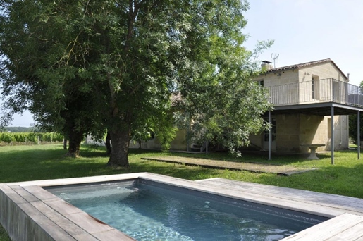 Renovated sheepfold on the edge of the Dordogne