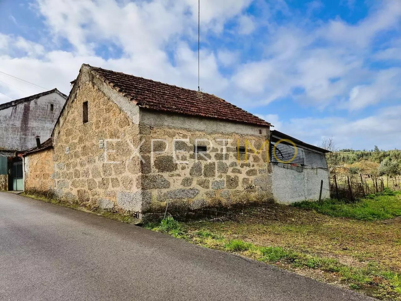 Farm in the vicinity of Vila de Tábua