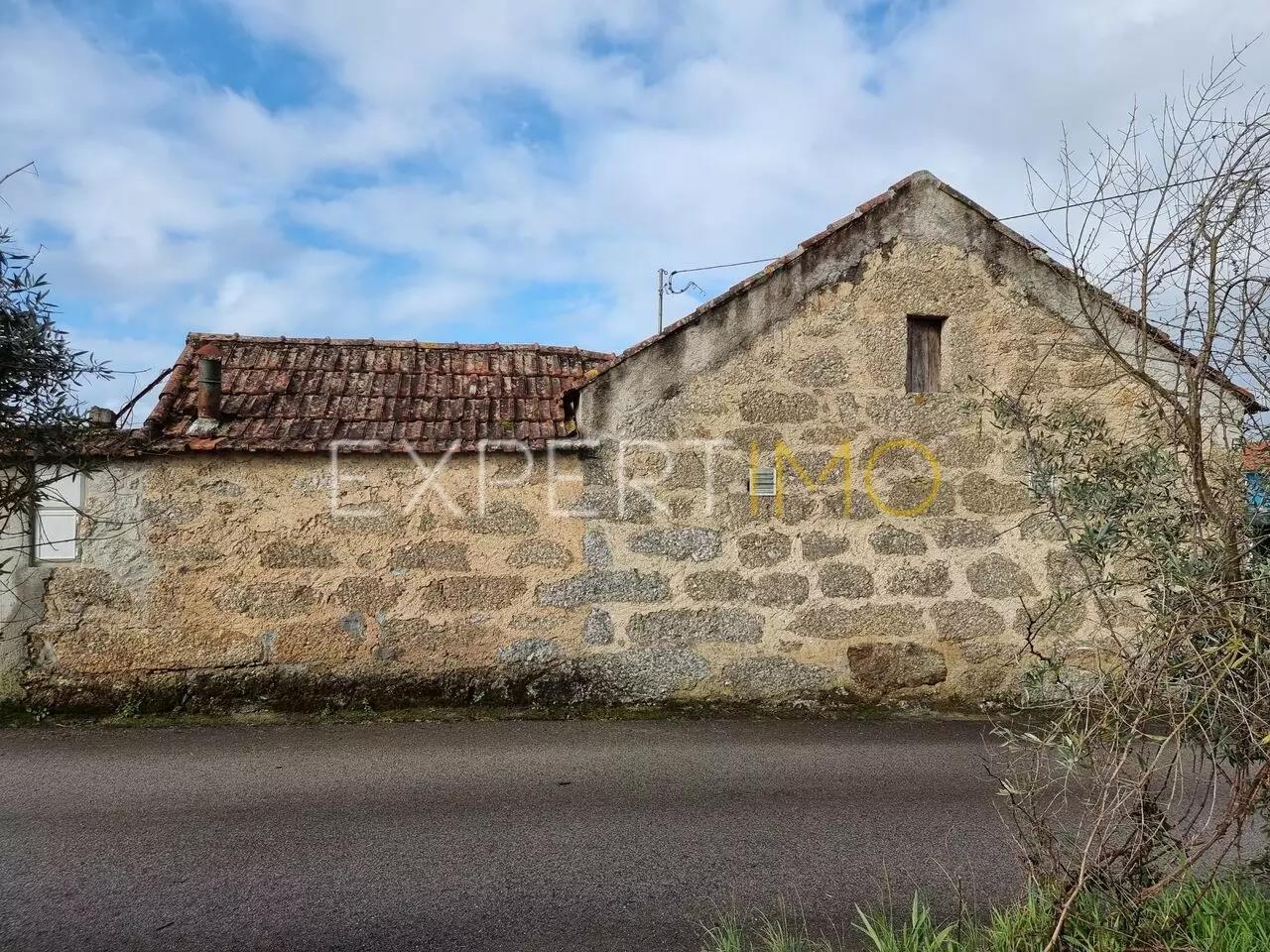 Farm in the vicinity of Vila de Tábua