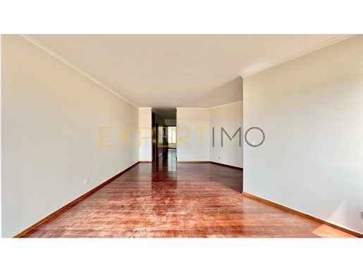 Apartment 3 Bedrooms Sale Funchal